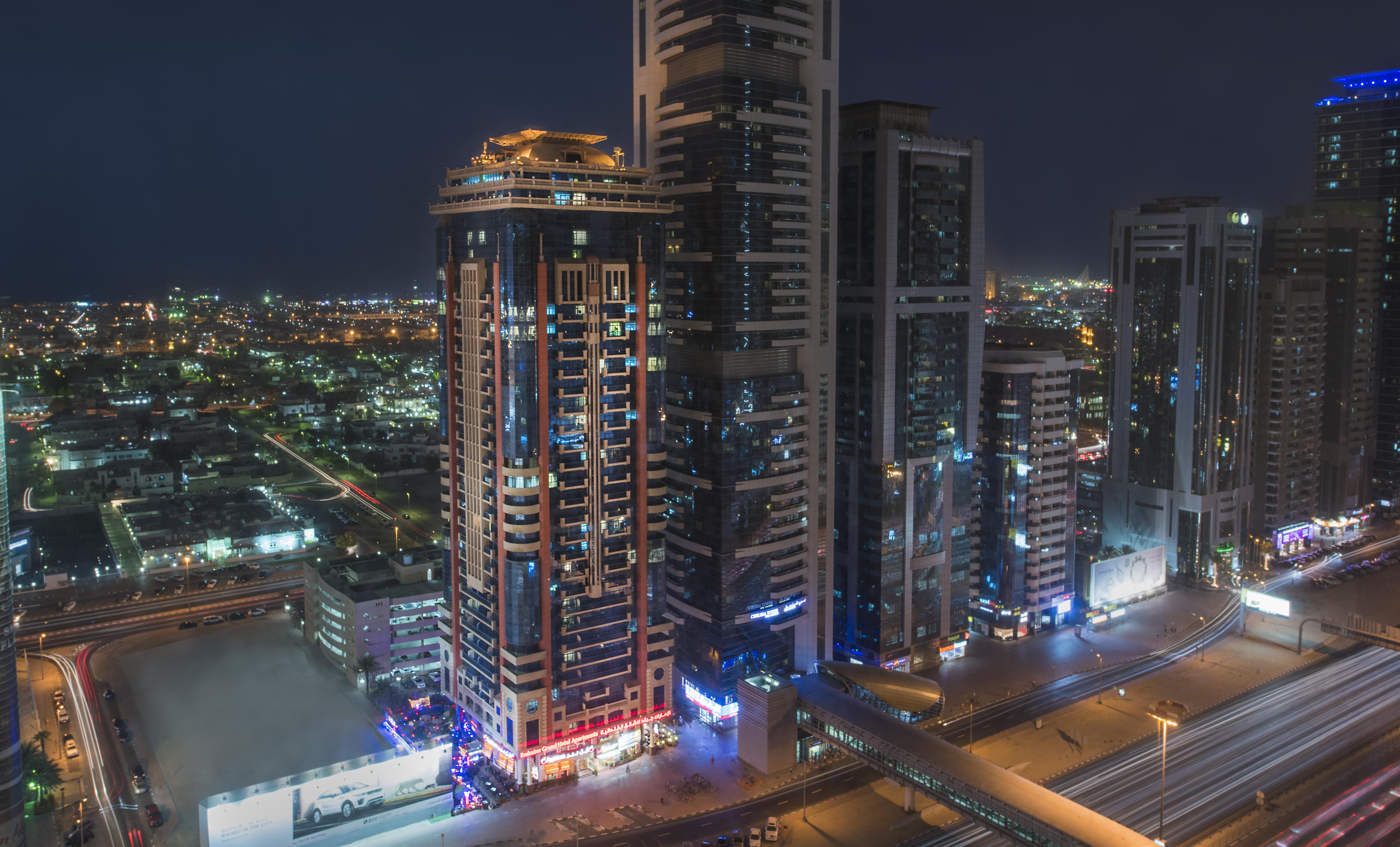 Emirates Grand Hotel Apartamentos Dubái Exterior foto